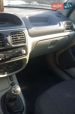Седан Renault Clio Symbol 2003 в 