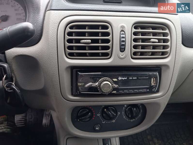 Седан Renault Clio Symbol 2002 в Івано-Франківську