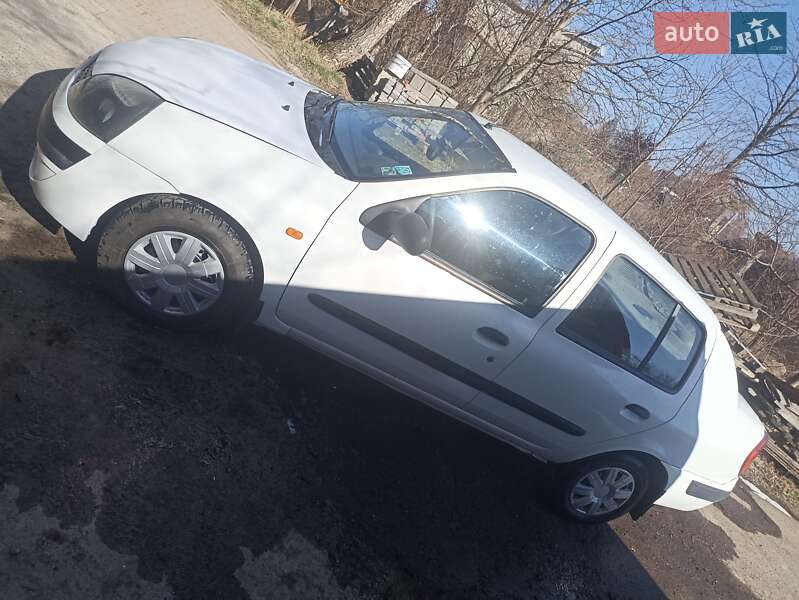 Седан Renault Clio Symbol 2004 в 