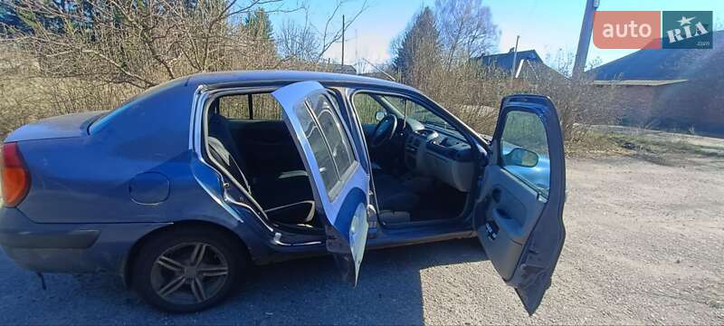 Седан Renault Clio Symbol 2003 в Харькове