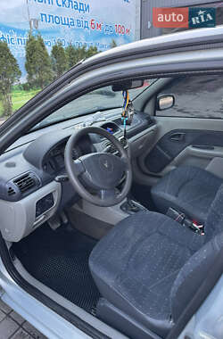 Седан Renault Clio Symbol 2003 в 