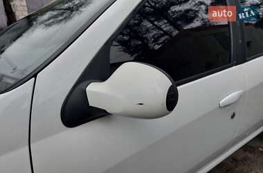 Седан Renault Clio Symbol 2011 в 