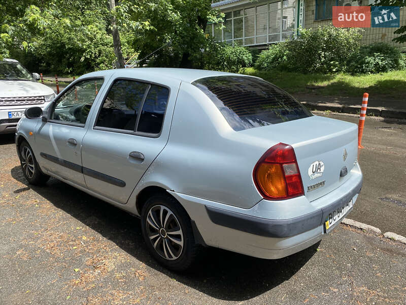 Седан Renault Clio Symbol 2002 в Киеве
