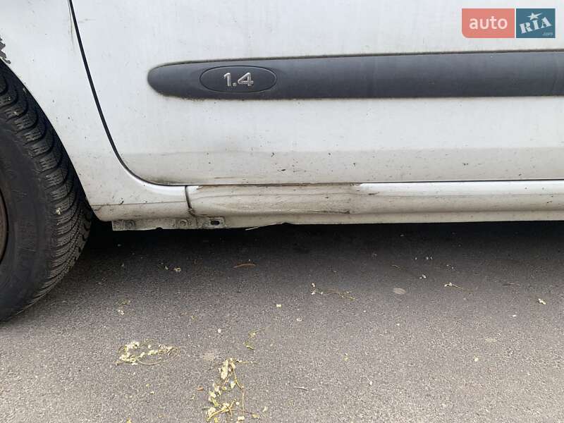 Седан Renault Clio Symbol 2006 в Киеве