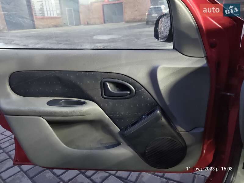 Седан Renault Clio Symbol 2003 в Кривом Роге