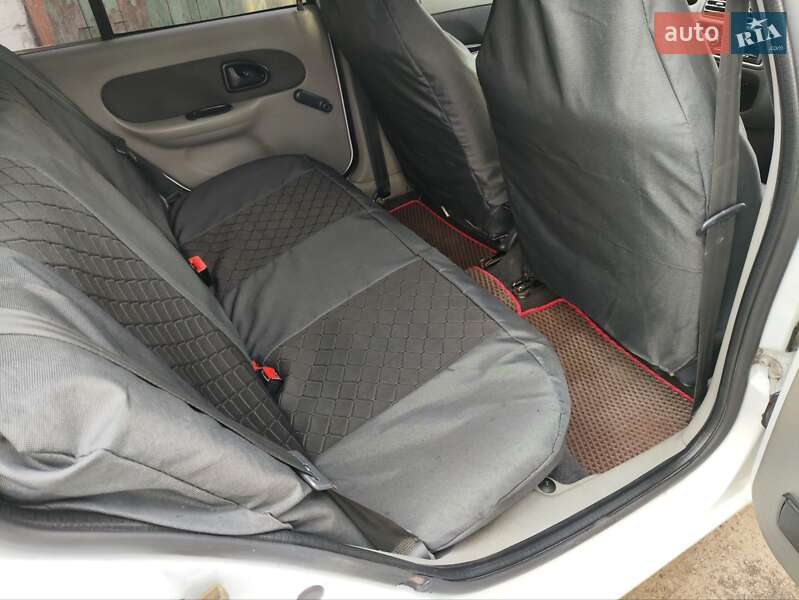 Седан Renault Clio Symbol 2006 в Хороле