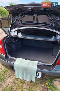 Седан Renault Clio Symbol 2004 в 