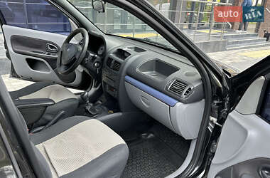 Седан Renault Clio Symbol 2006 в 