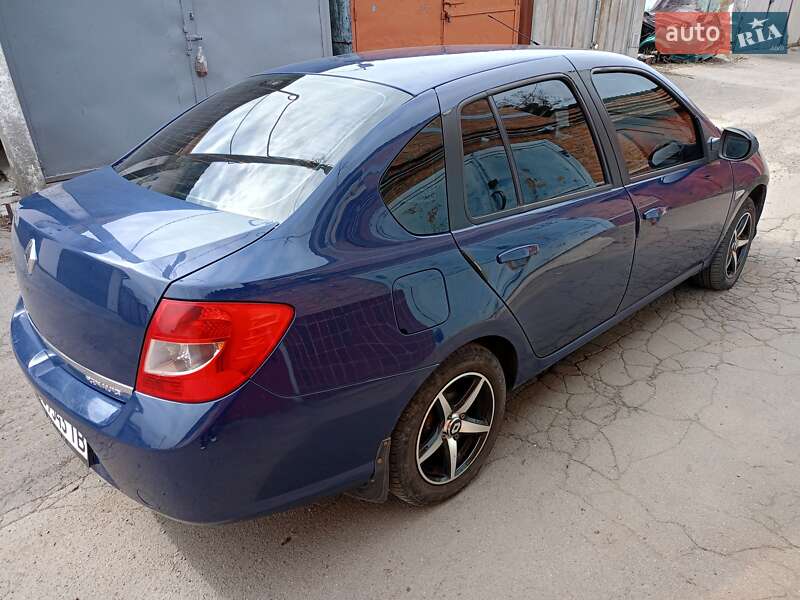 Седан Renault Clio Symbol 2010 в Виннице