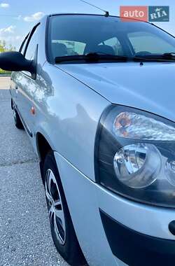 Седан Renault Clio Symbol 2003 в 