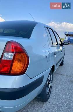 Седан Renault Clio Symbol 2003 в 