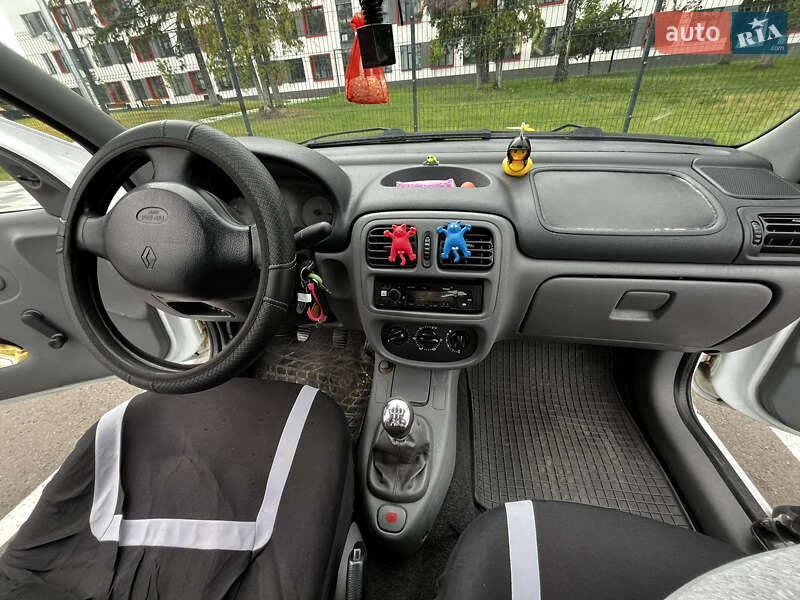 Седан Renault Clio Symbol 2001 в Бородянці