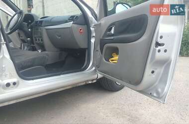 Седан Renault Clio Symbol 2011 в 