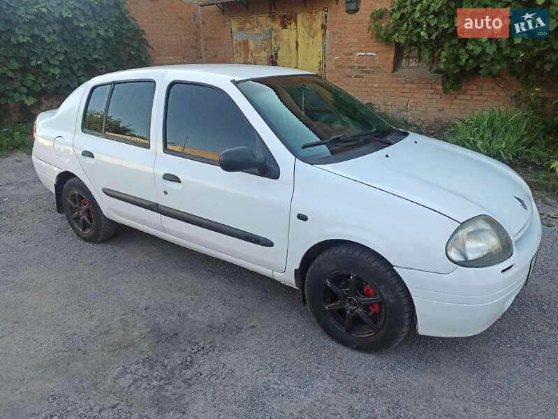 Седан Renault Clio Symbol 2001 в 