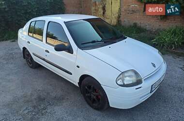 Седан Renault Clio Symbol 2001 в 