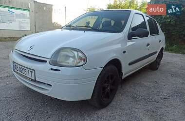 Седан Renault Clio Symbol 2001 в 