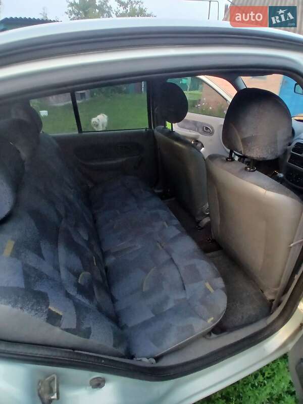 Седан Renault Clio Symbol 2002 в Ахтырке