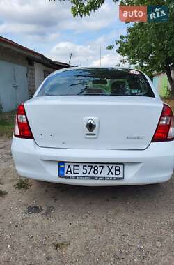 Седан Renault Clio Symbol 2008 в 
