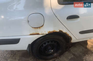 Седан Renault Clio Symbol 2003 в 