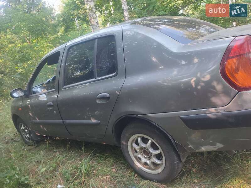 Седан Renault Clio Symbol 2003 в Глухове