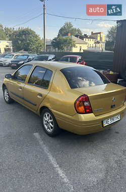 Седан Renault Clio Symbol 2001 в 