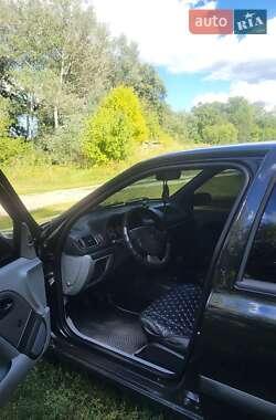 Седан Renault Clio Symbol 2008 в 