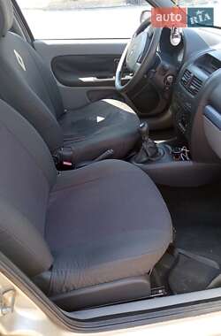 Седан Renault Clio Symbol 2008 в 