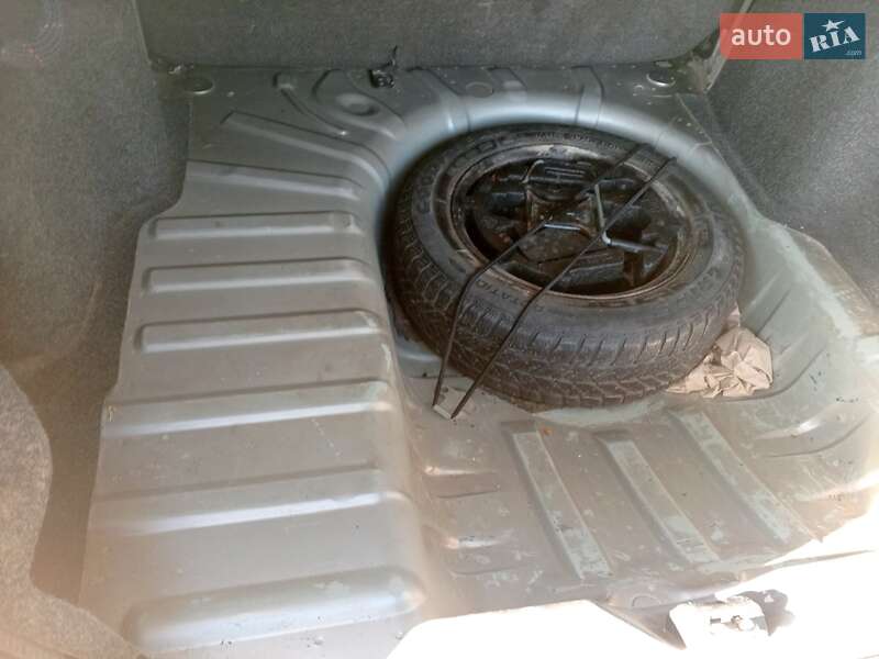 Седан Renault Clio Symbol 2008 в Чернівцях