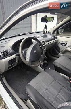 Седан Renault Clio Symbol 2003 в 