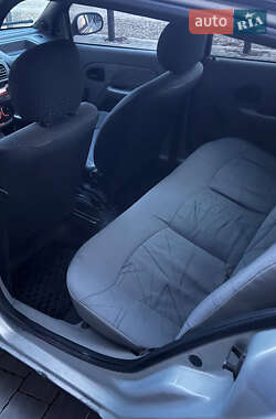 Седан Renault Clio Symbol 2003 в 