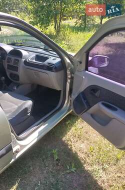 Седан Renault Clio Symbol 2002 в 