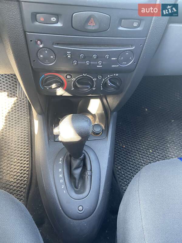 Седан Renault Clio Symbol 2006 в Києві