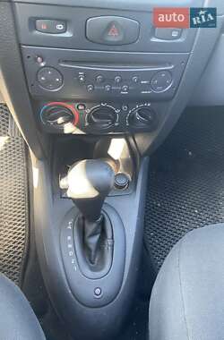 Седан Renault Clio Symbol 2006 в 