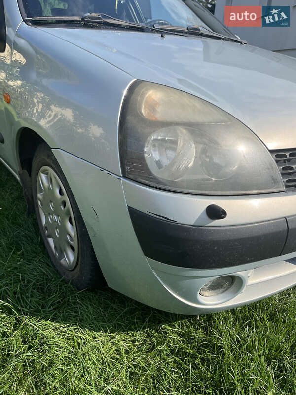 Седан Renault Clio Symbol 2004 в Дрогобыче