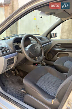 Седан Renault Clio Symbol 2006 в 