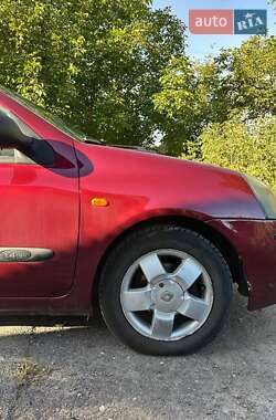 Седан Renault Clio Symbol 2003 в 
