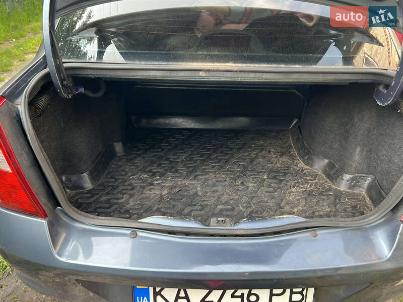 Седан Renault Clio Symbol 2007 в Киеве