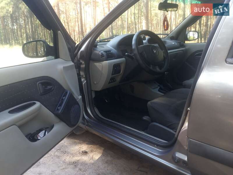 Седан Renault Clio Symbol 2003 в Каменском фото 6 Седан Renault Clio Symbol 2003 в Каменском