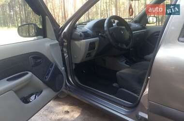 Седан Renault Clio Symbol 2003 в 