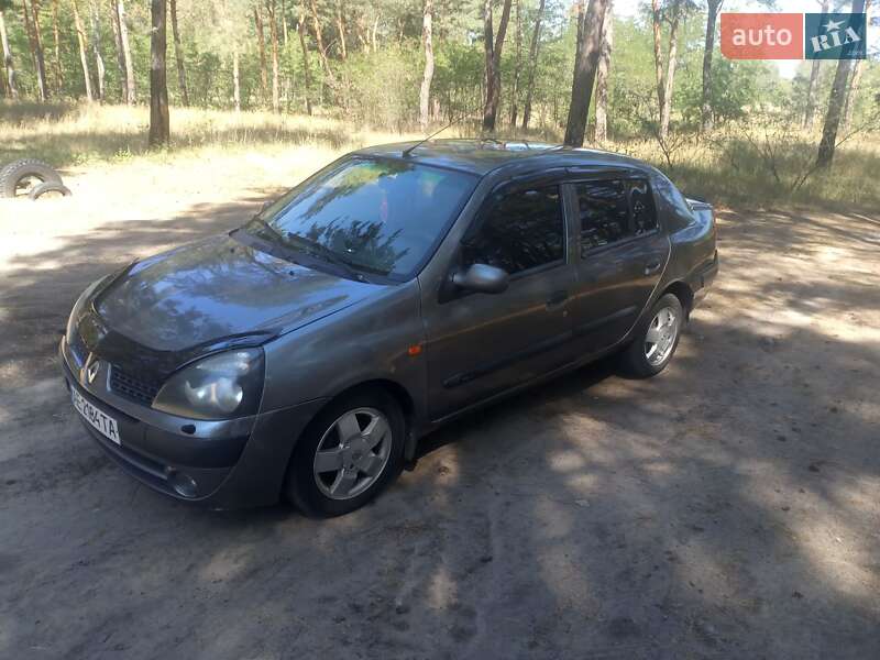 Седан Renault Clio Symbol 2003 в 