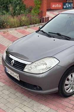 Седан Renault Clio Symbol 2008 в 