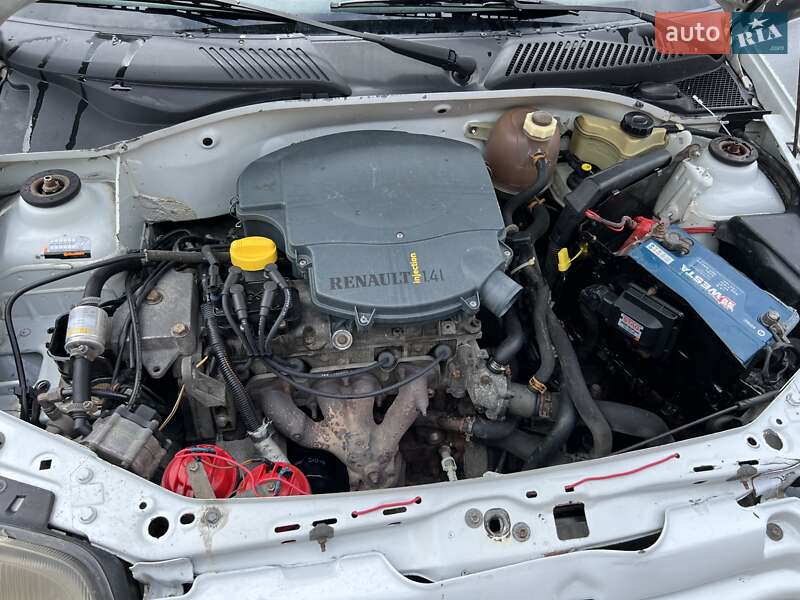 Седан Renault Clio Symbol 2001 в Шептицькому