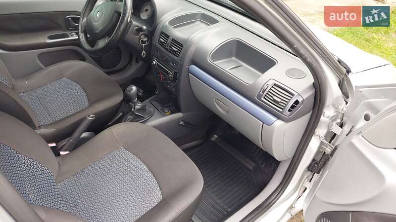 Седан Renault Clio Symbol 2007 в Вараші