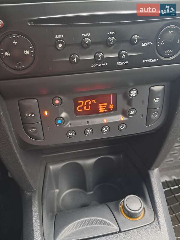 Седан Renault Clio Symbol 2007 в Чернигове