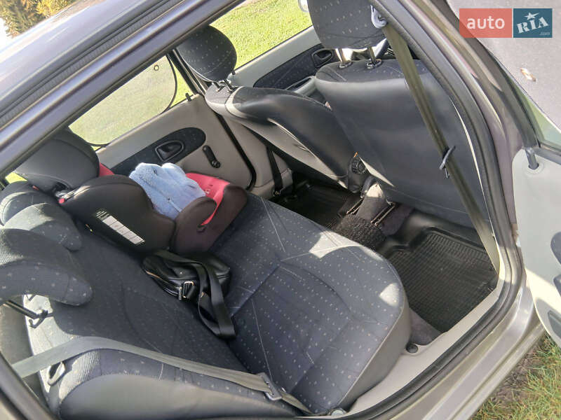 Седан Renault Clio Symbol 2004 в Житомирі фото 6 Седан Renault Clio Symbol 2004 в Житомирі