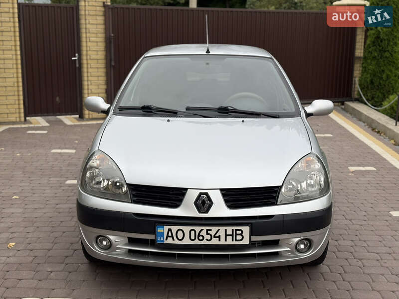 Седан Renault Clio Symbol 2005 в Косове