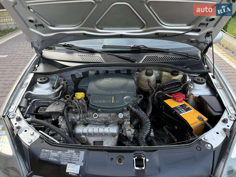 Седан Renault Clio Symbol 2005 в Косове