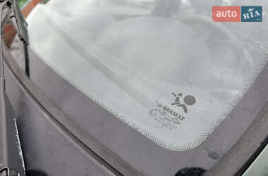 Седан Renault Clio Symbol 2003 в  фото 7 Седан Renault Clio Symbol 2003 в