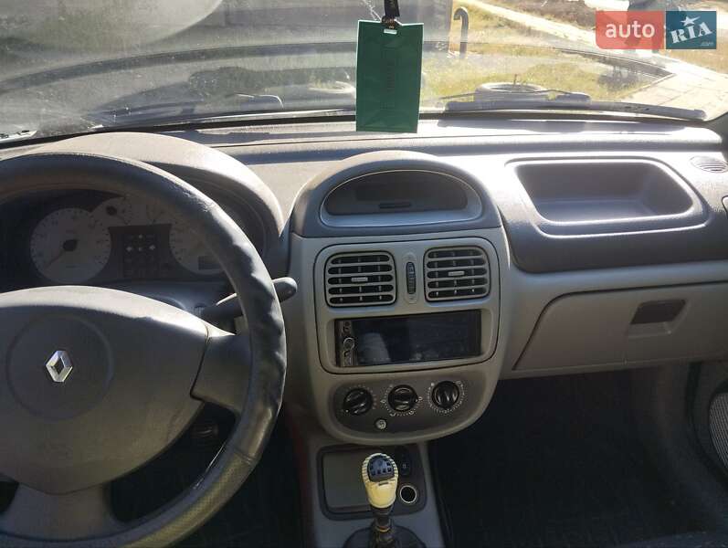 Седан Renault Clio Symbol 2003 в Чугуєві фото 2 Седан Renault Clio Symbol 2003 в Чугуєві