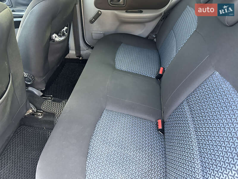 Седан Renault Clio Symbol 2006 в Черновцах фото 32 Седан Renault Clio Symbol 2006 в Черновцах